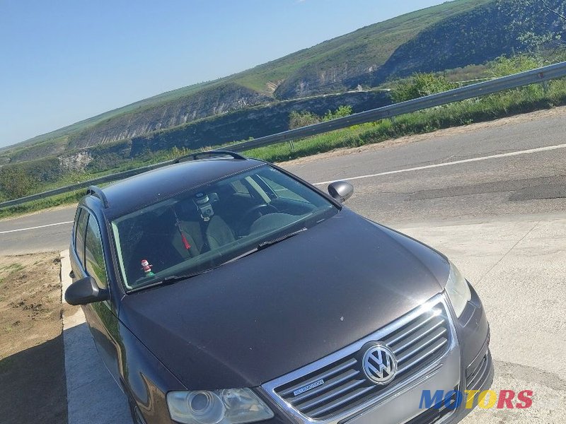 2008' Volkswagen Passat photo #4