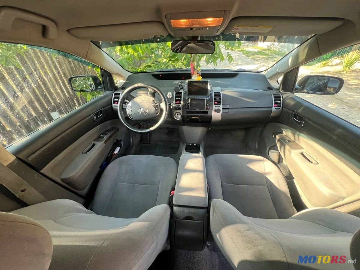 2008' Toyota Prius photo #3