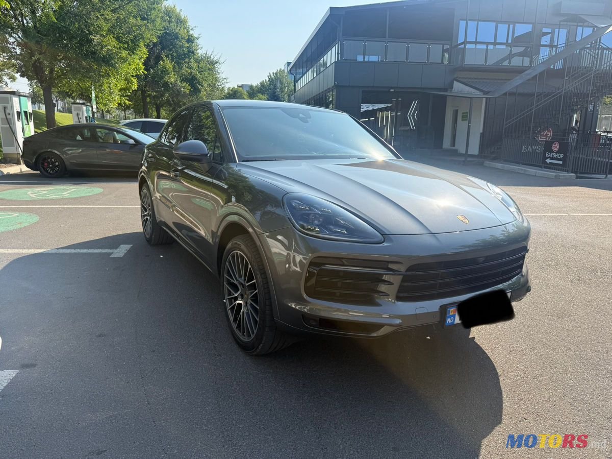 2020' Porsche Cayenne photo #4