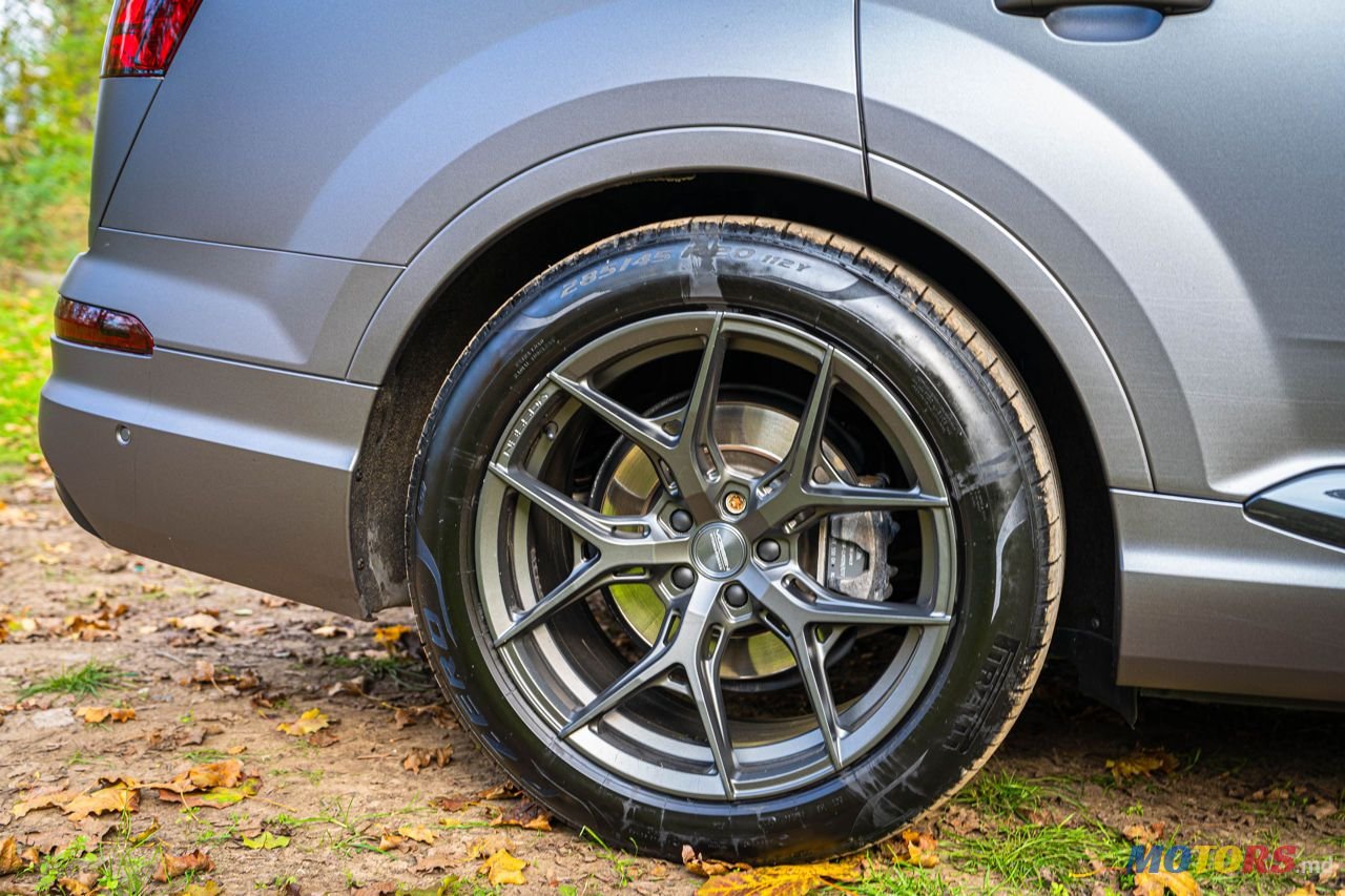 2018' Audi Q7 photo #6