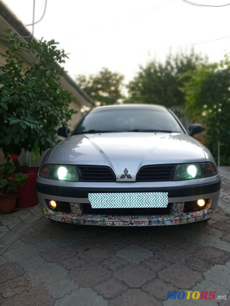 2003' Mitsubishi Carisma photo #2