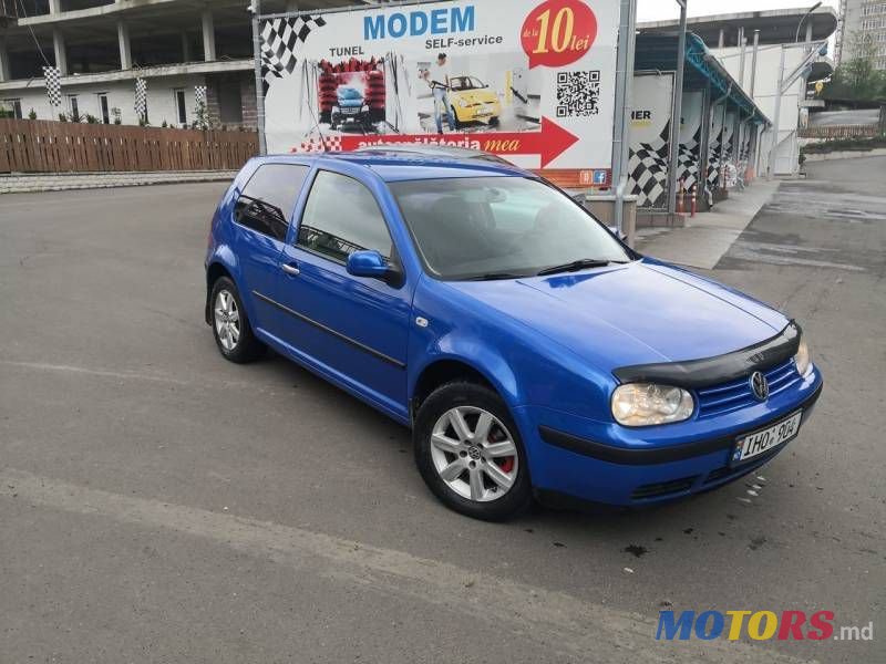 2001' Volkswagen Golf photo #2