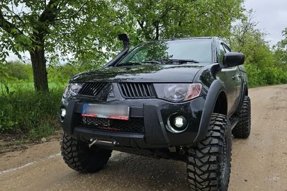 2009' Mitsubishi L200