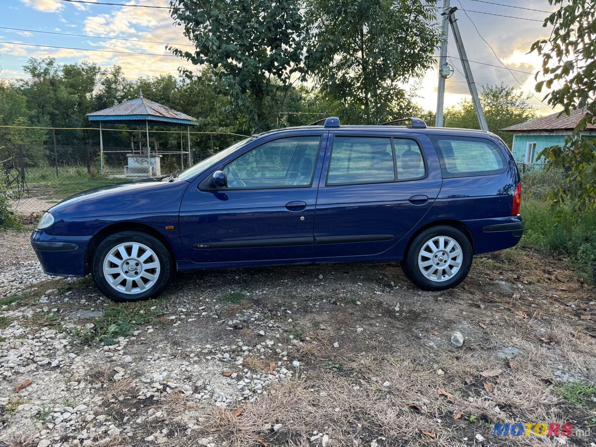 2001' Renault Megane photo #4