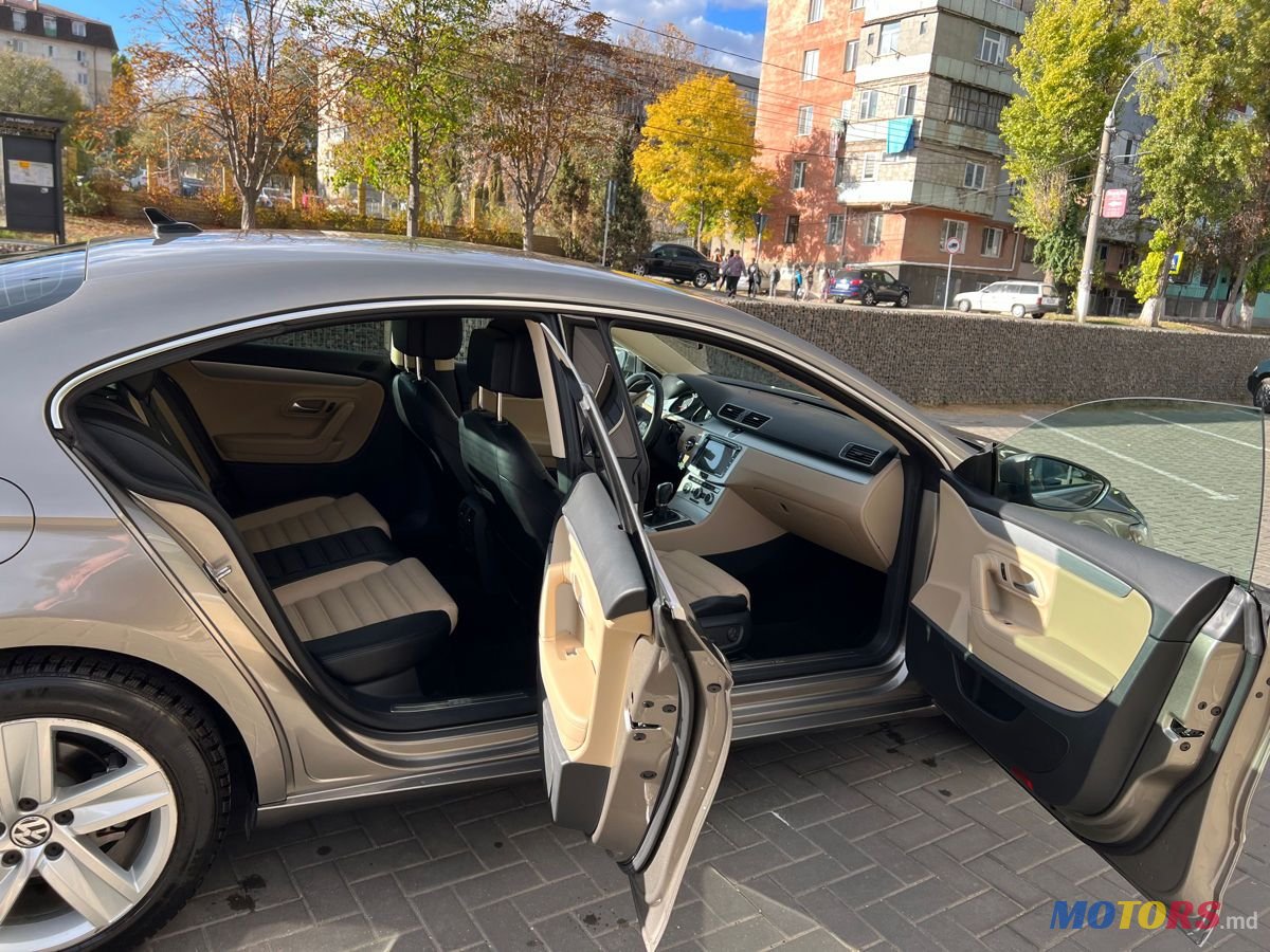 2013' Volkswagen Passat photo #3