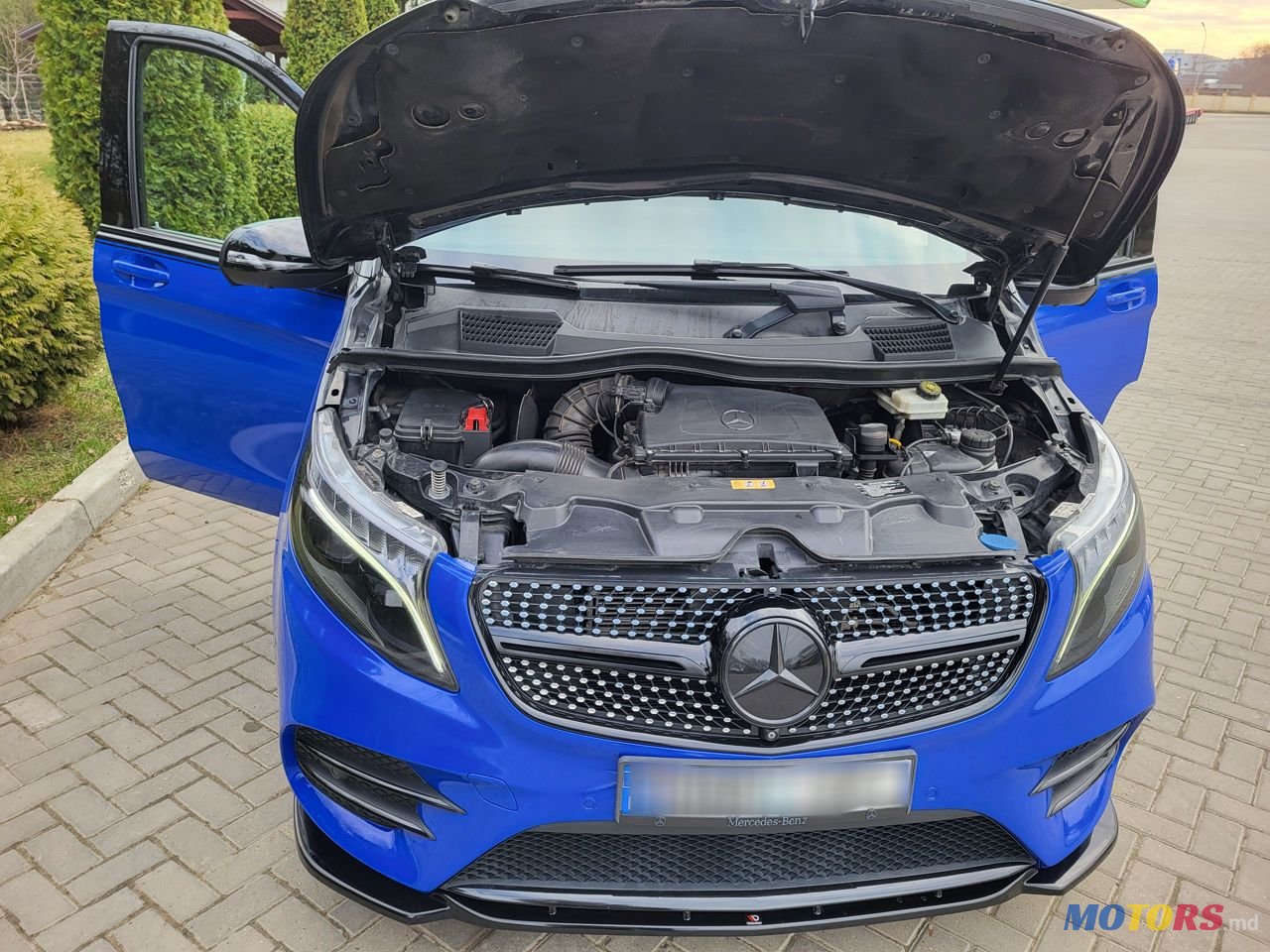 2017' Mercedes-Benz V-Class photo #5