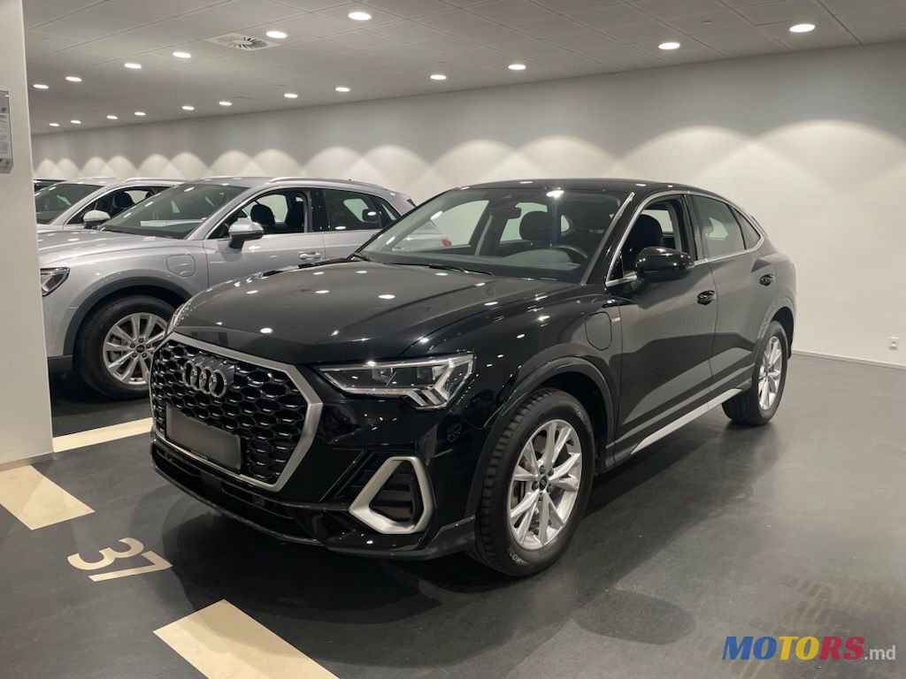 2021' Audi Q3 photo #3
