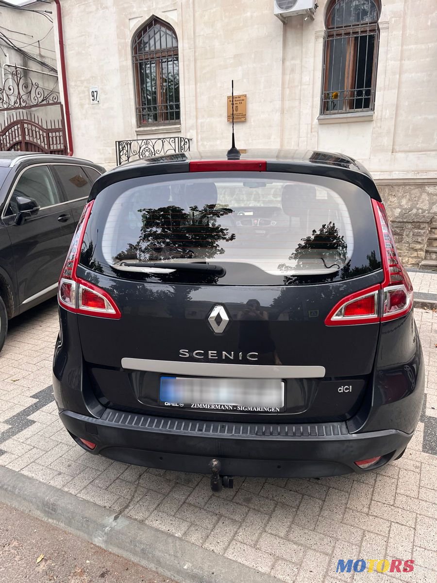 2011' Renault Scenic photo #6