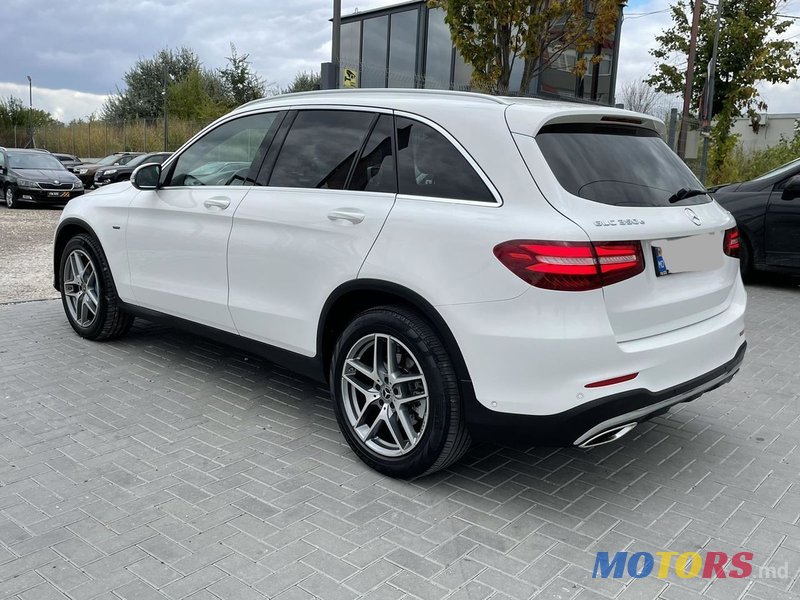 2018' Mercedes-Benz Glc photo #2