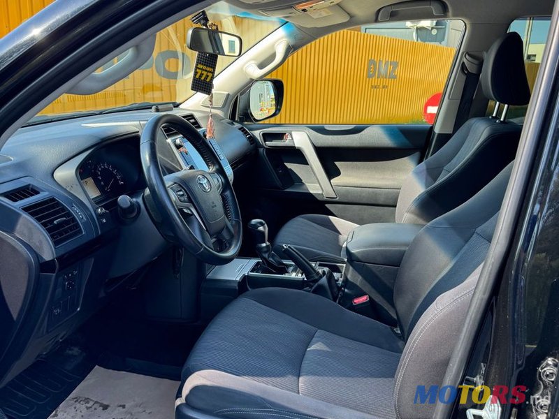 2019' Toyota Land Cruiser Prado photo #6