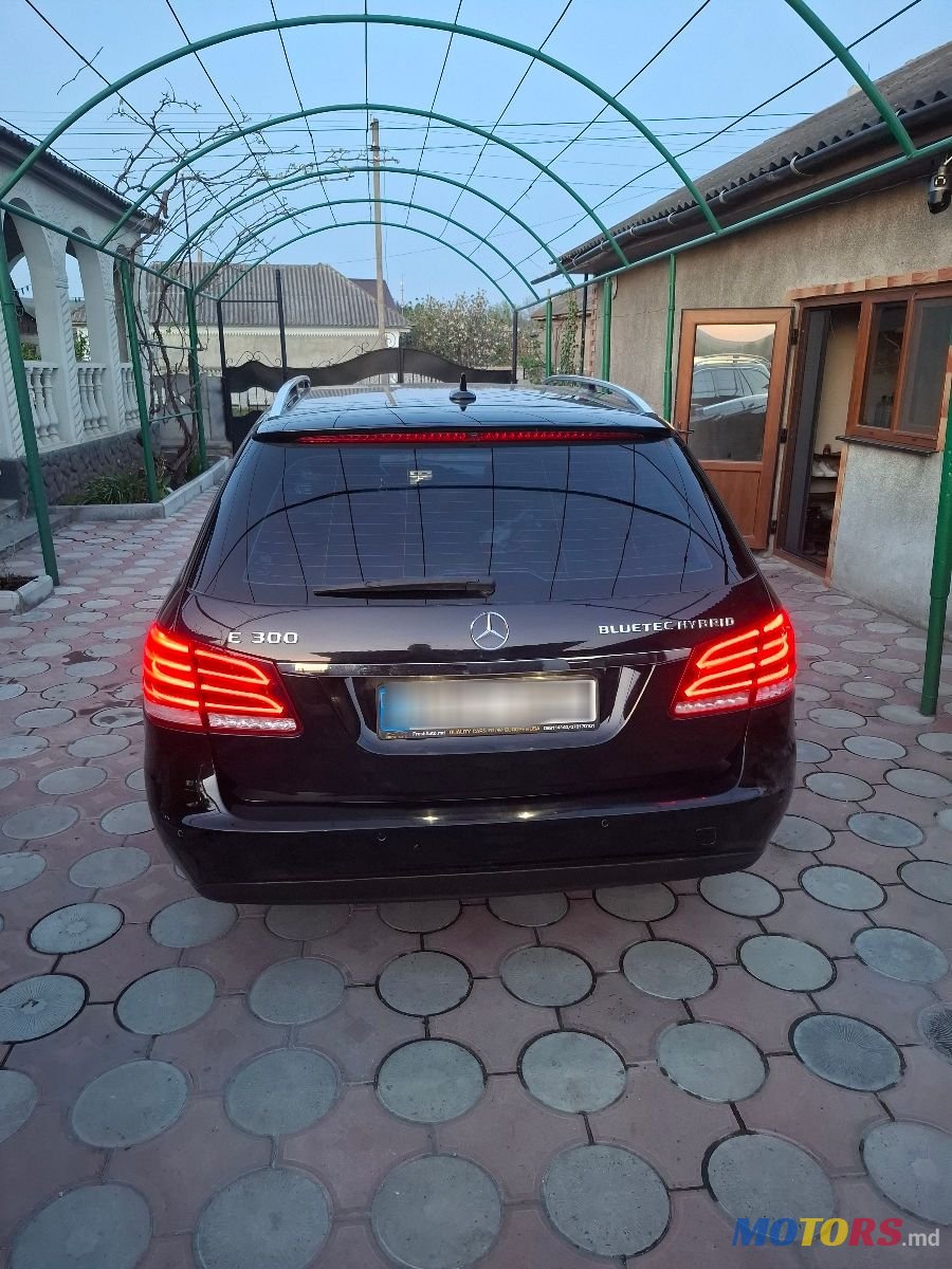 2013' Mercedes-Benz E-Class photo #3