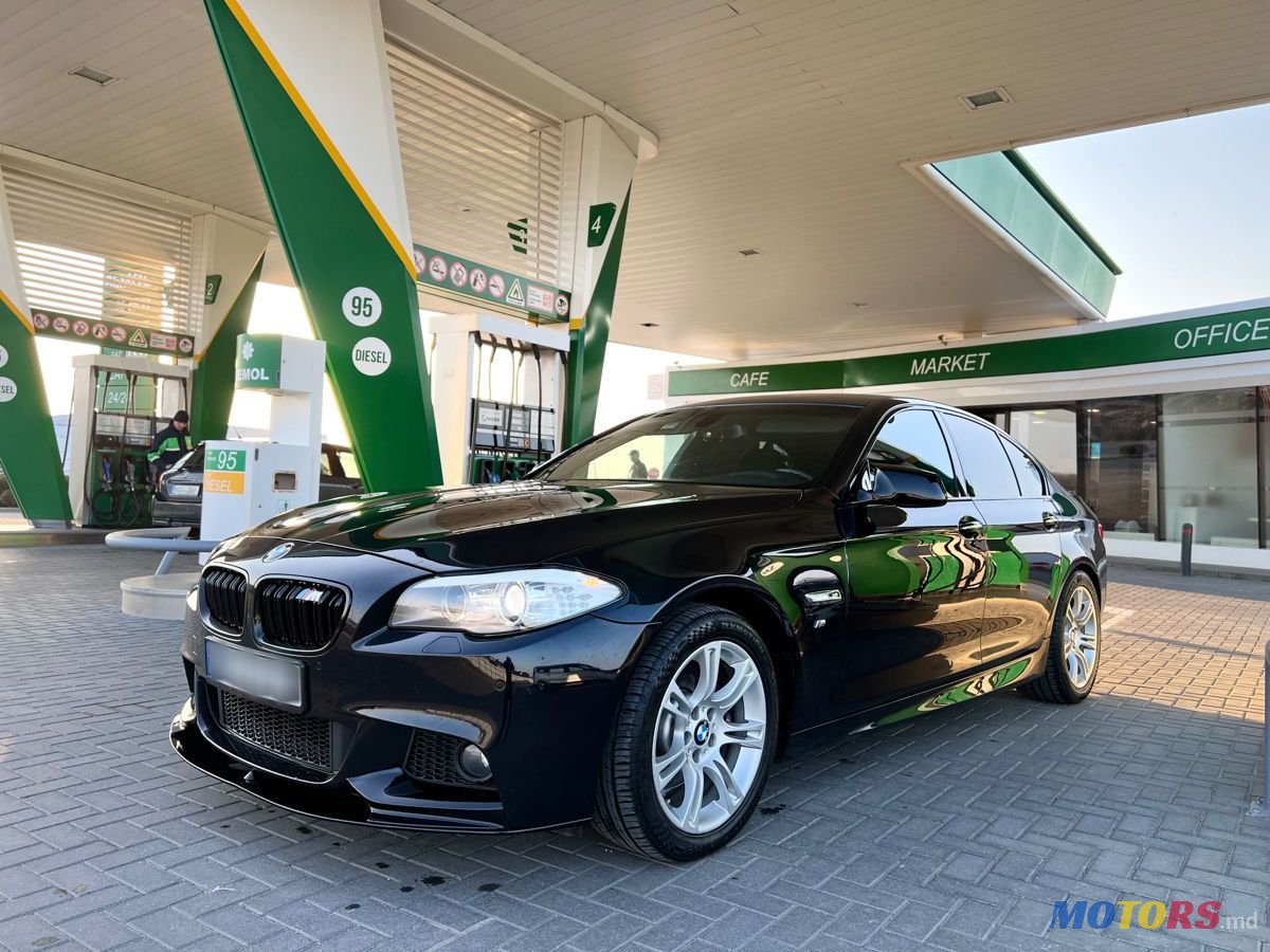 2011' BMW 5 Series photo #3