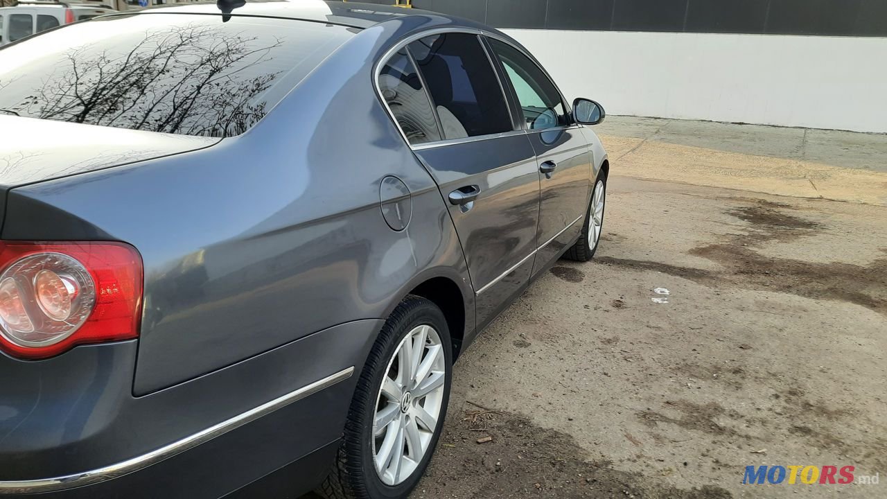 2010' Volkswagen Passat photo #3