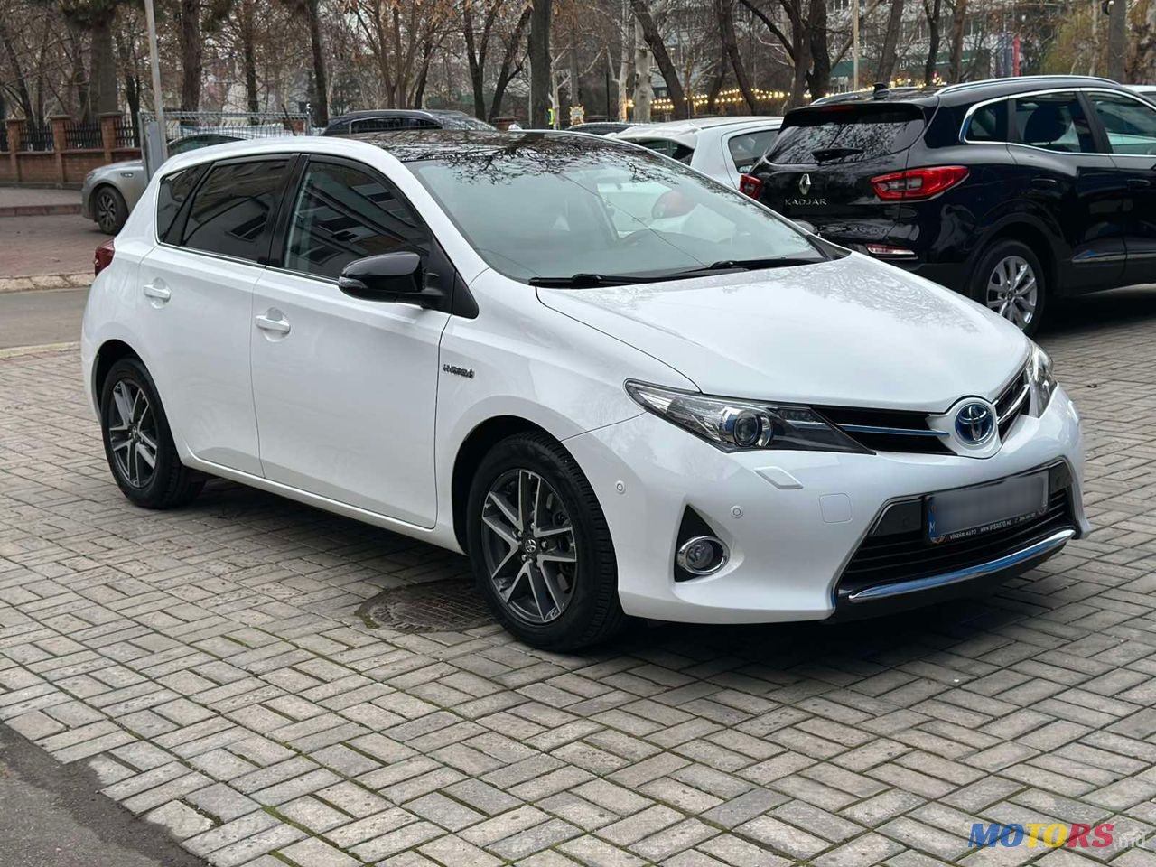 2014' Toyota Auris photo #2