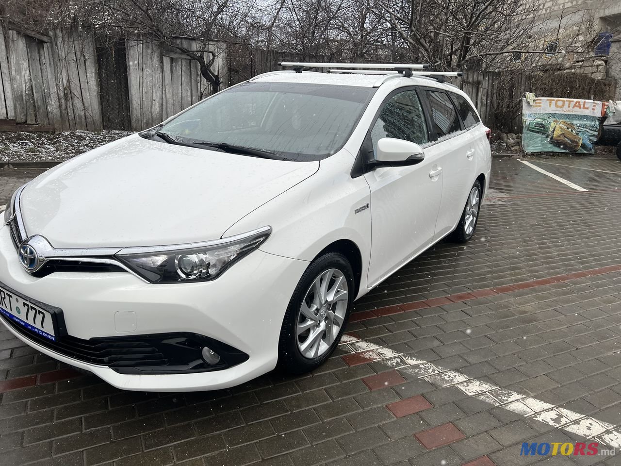 2016' Toyota Auris photo #2