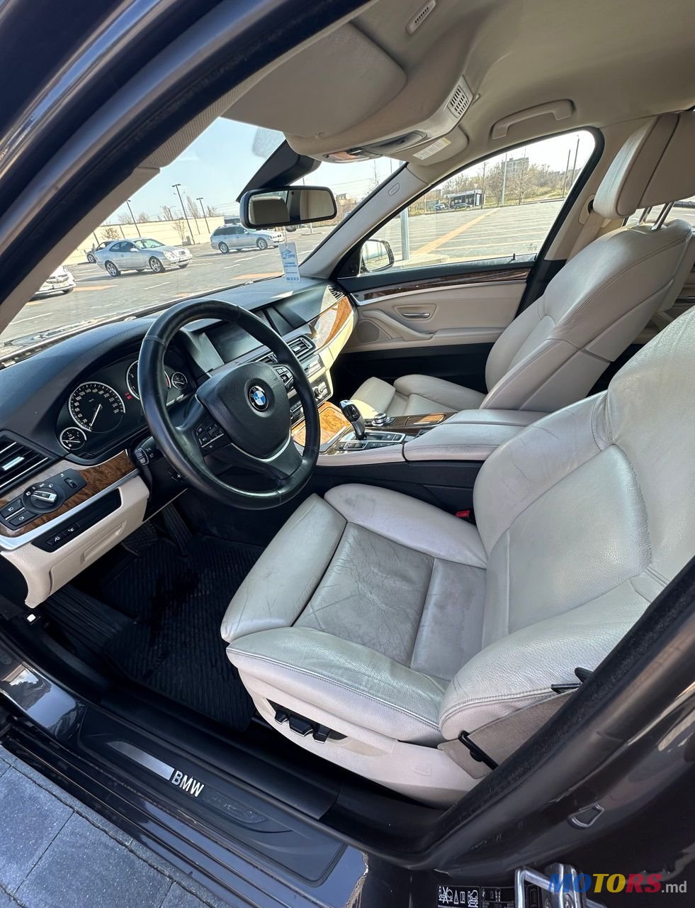 2012' BMW 5 Series photo #6