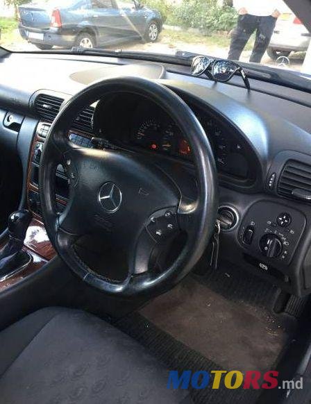 2003' Mercedes-Benz C photo #2