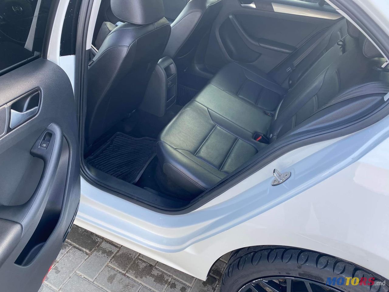 2017' Volkswagen Jetta photo #5