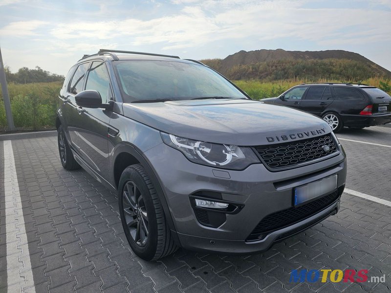 2017' Land Rover Discovery Sport photo #2