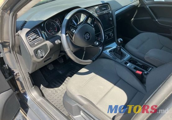 2018' Volkswagen Golf photo #6