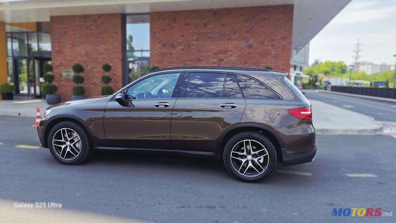 2016' Mercedes-Benz GLC photo #2