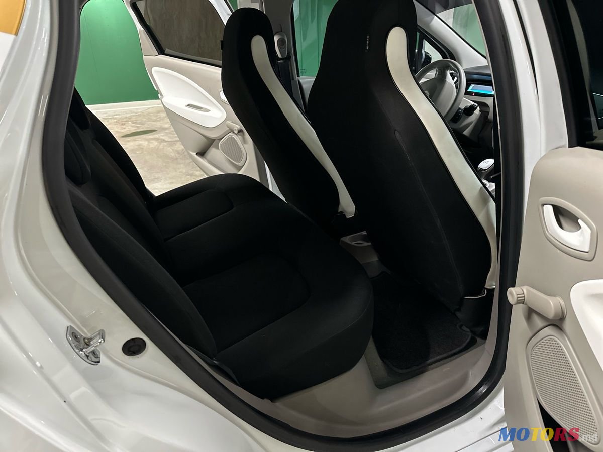 2015' Renault Zoe photo #5