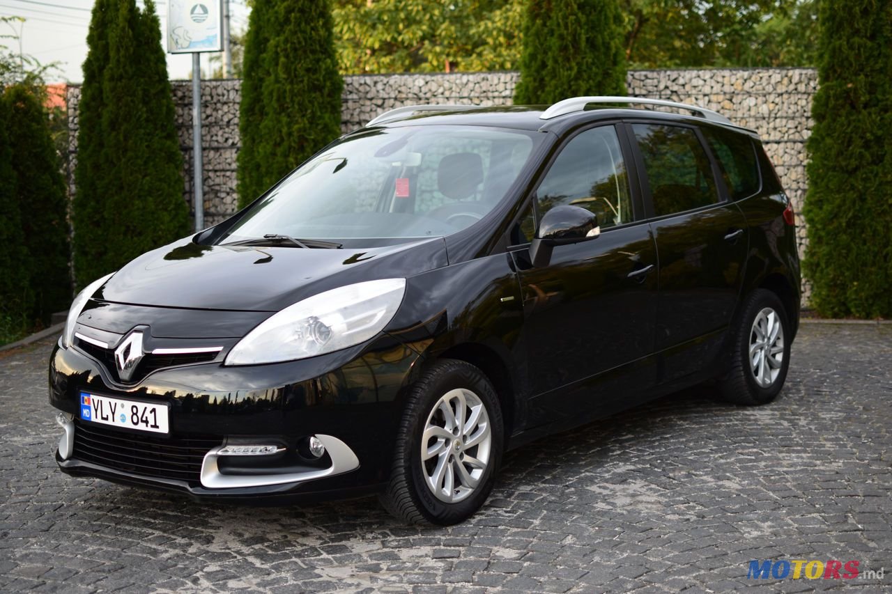 2015' Renault Grand Scenic photo #2