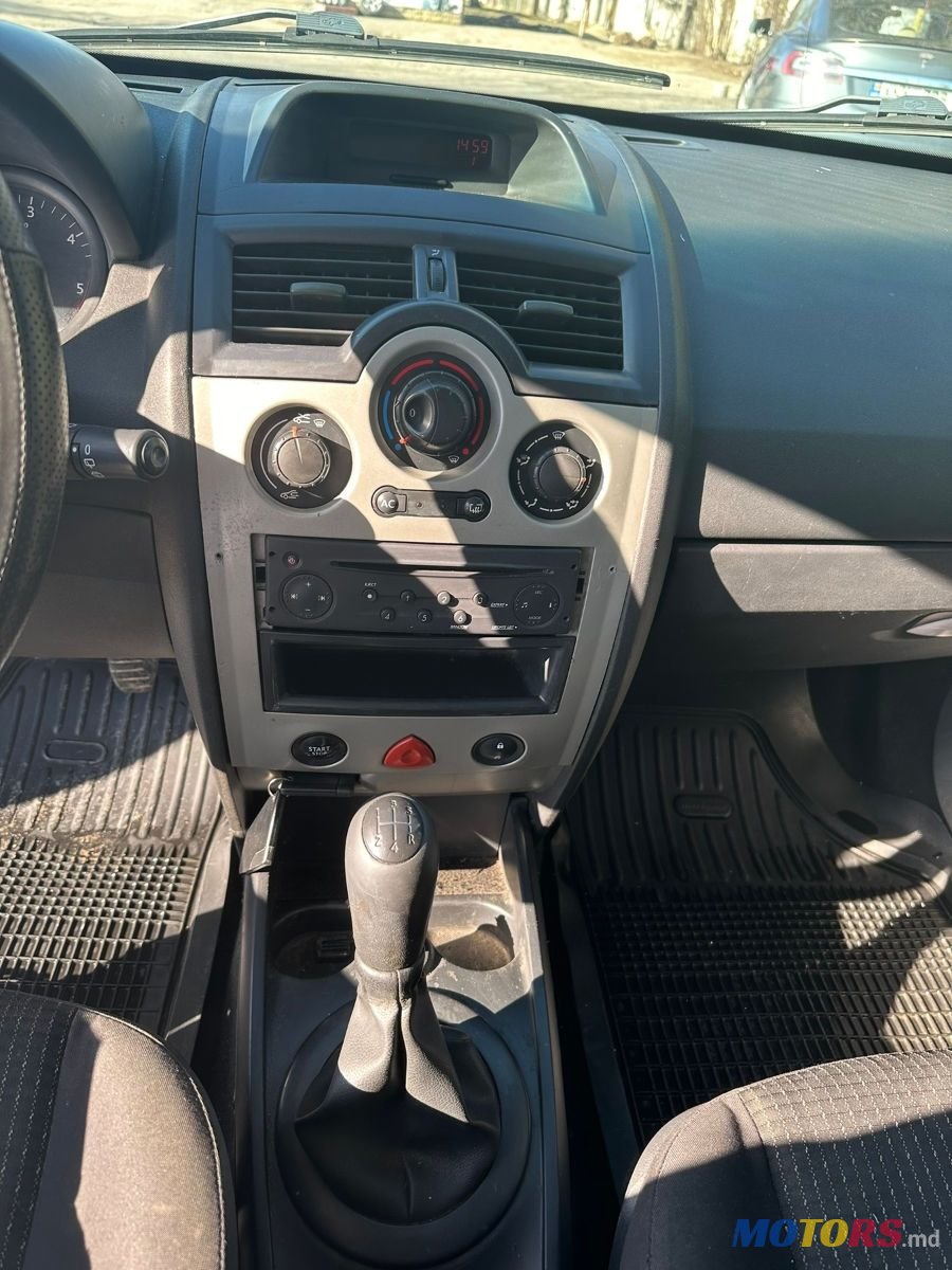 2005' Renault Megane photo #4