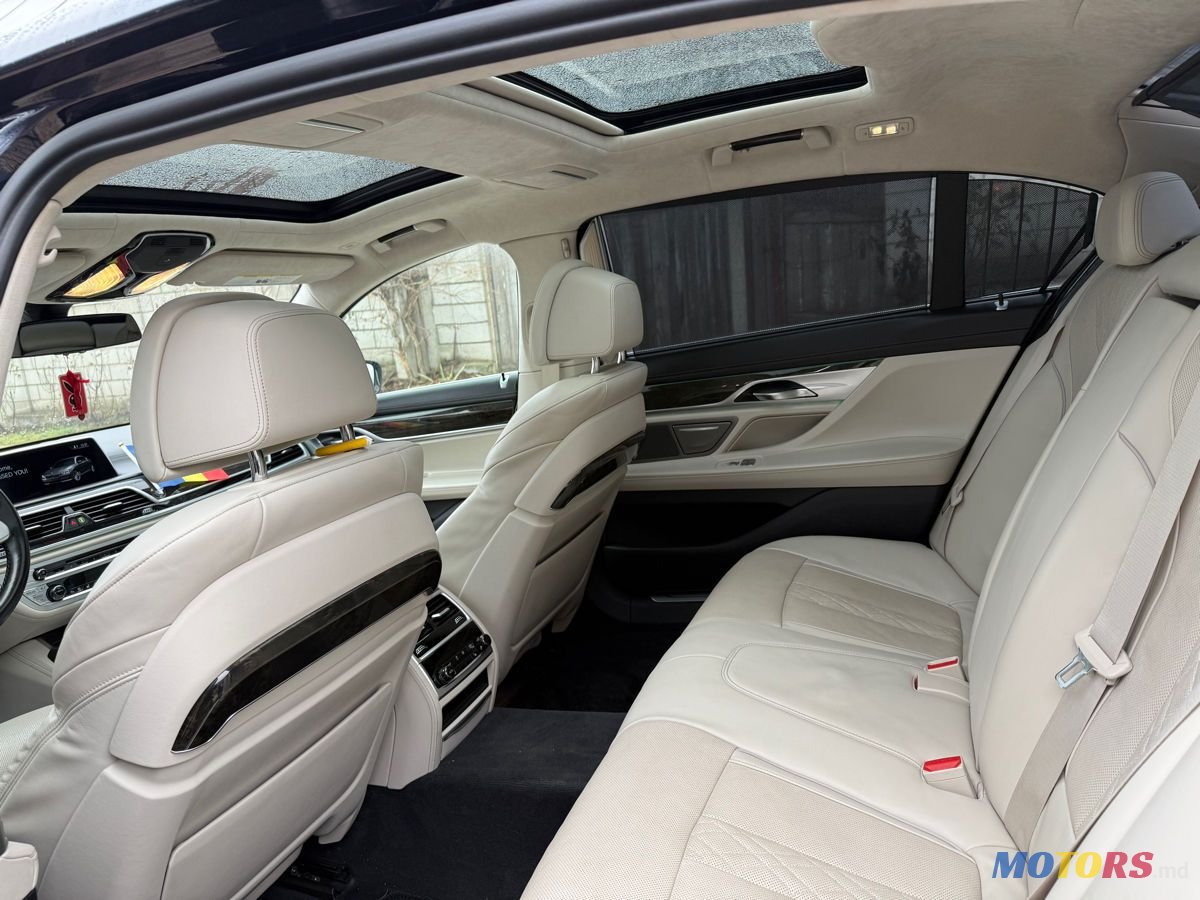 2016' BMW 7 Series photo #5