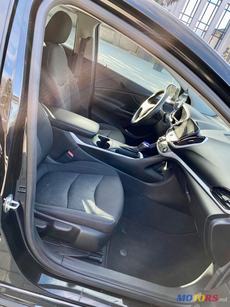 2017' Chevrolet Volt photo #6