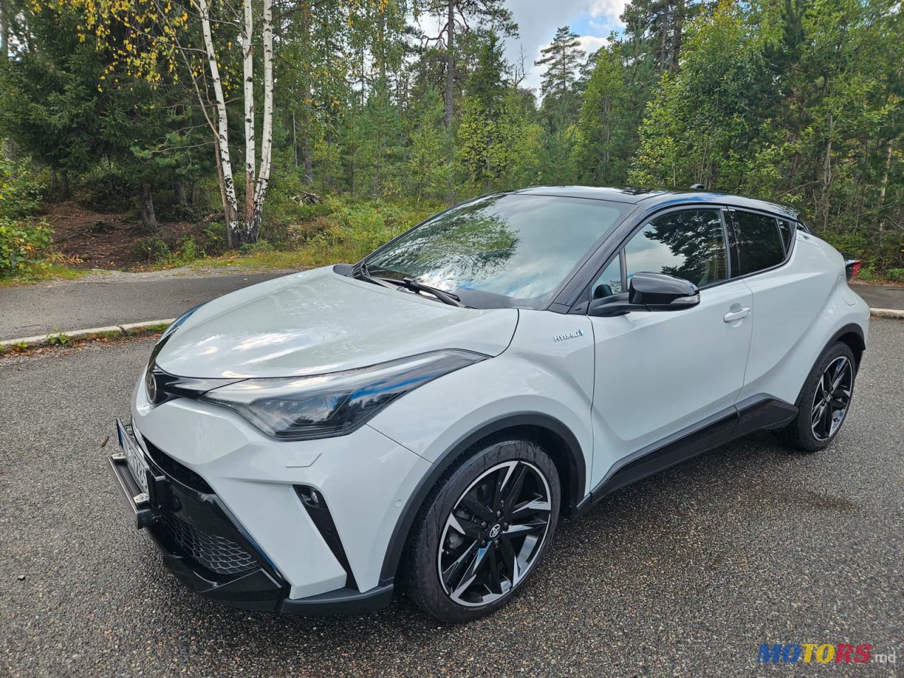 2021' Toyota C-HR GR sport photo #4