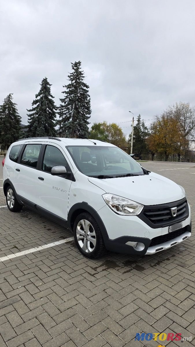2015' Dacia Lodgy photo #1