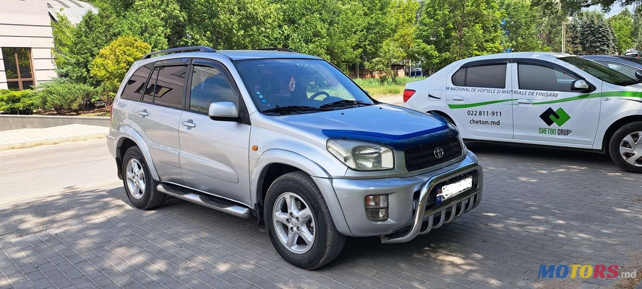 2002' Toyota RAV4 photo #1