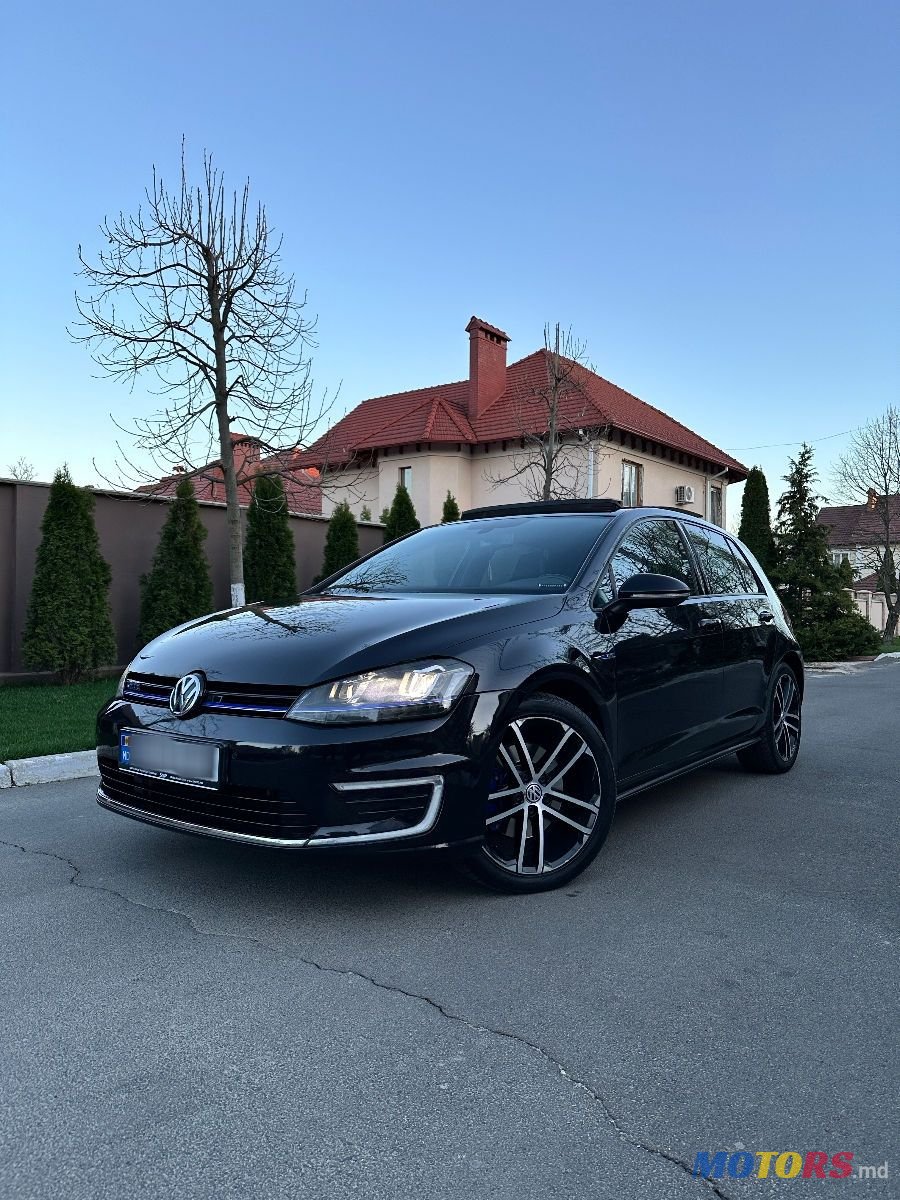 2015' Volkswagen Golf photo #2