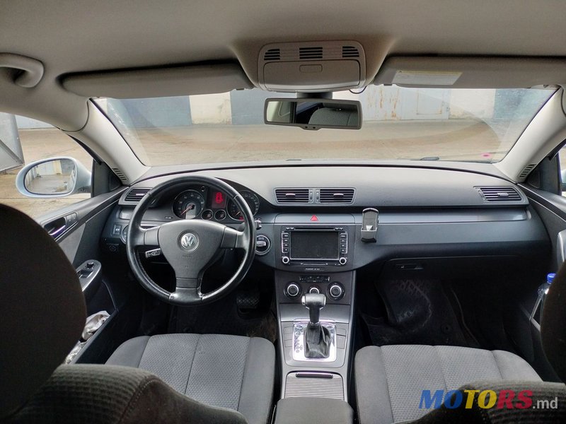 2006' Volkswagen Passat photo #6