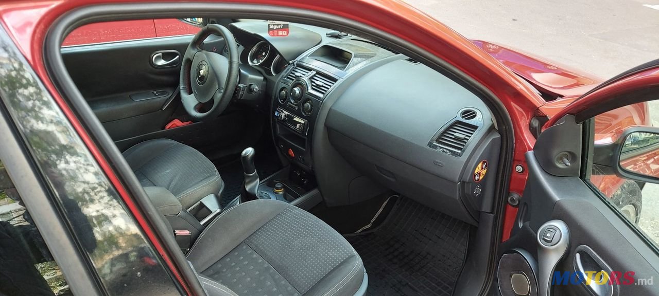2005' Renault Megane photo #6