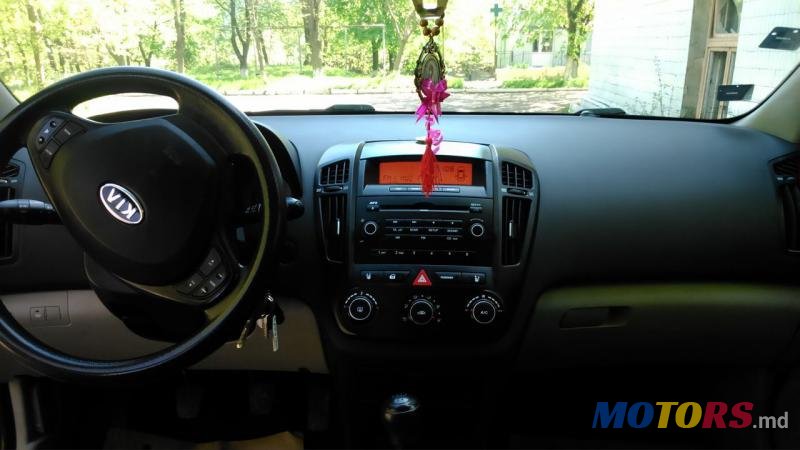 2008' Kia Ceed photo #2