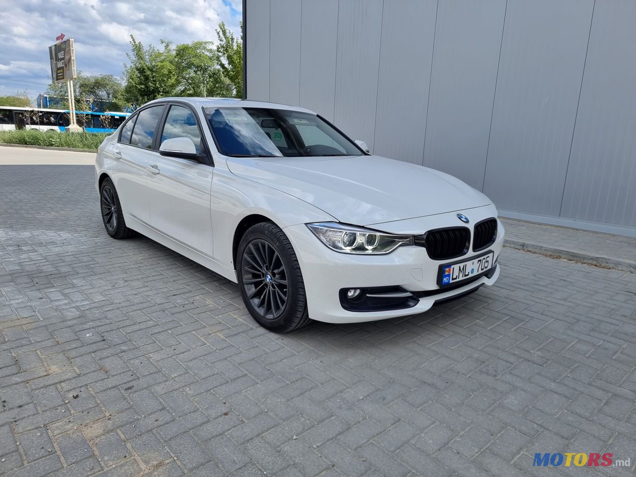 2013' BMW 3 Series photo #1