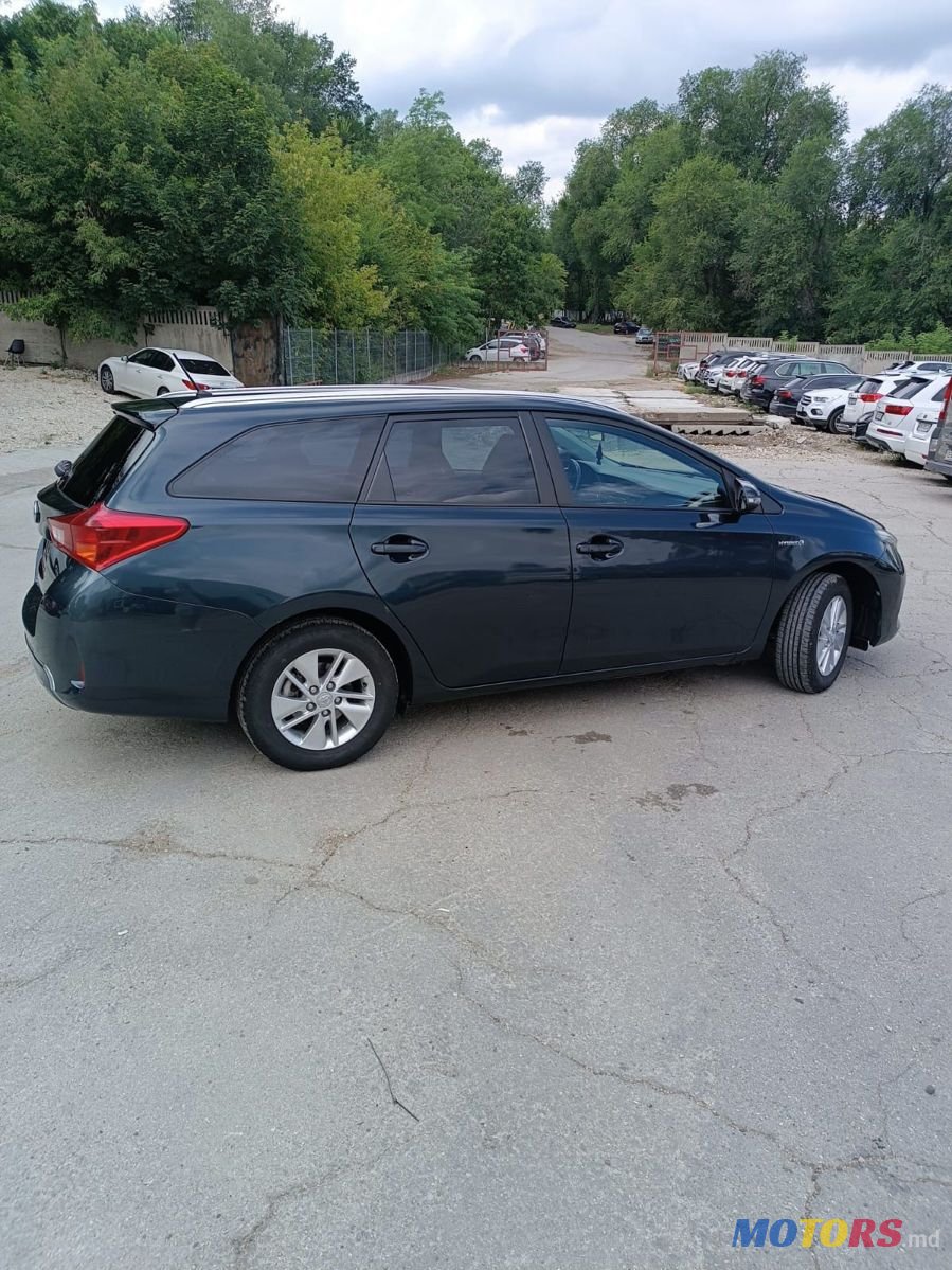 2013' Toyota Auris photo #4