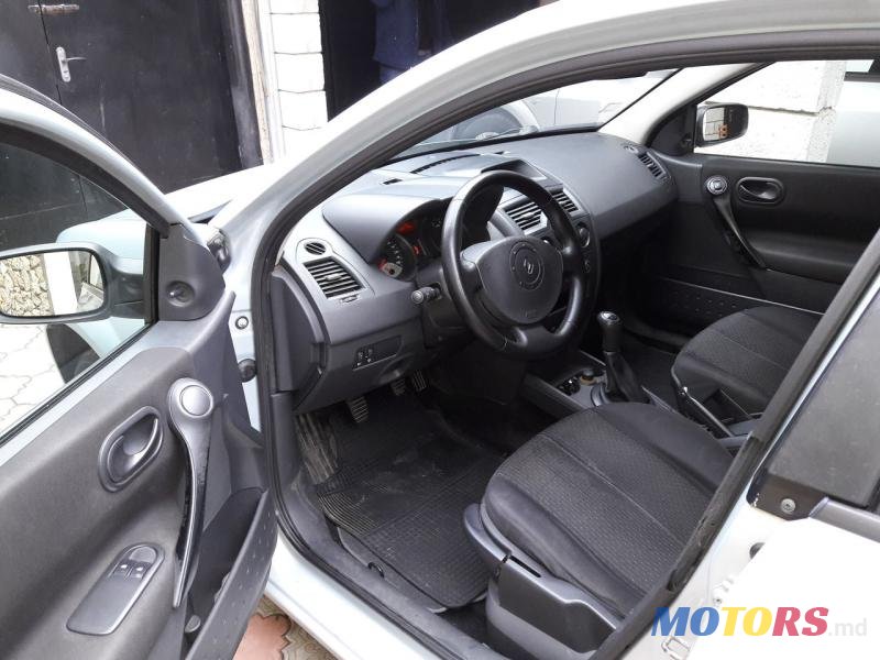 2004' Renault Megane photo #4