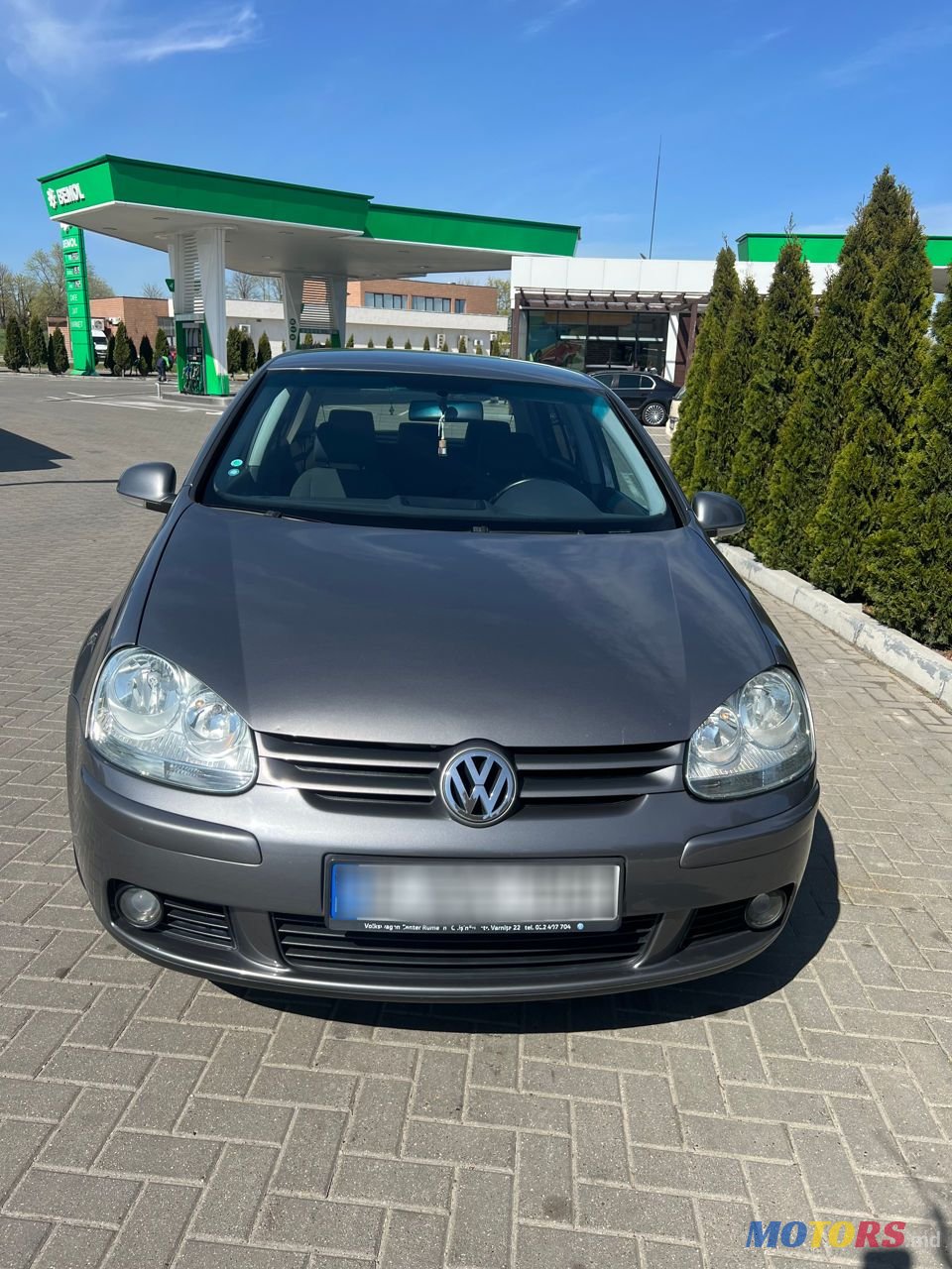 2005' Volkswagen Golf photo #1