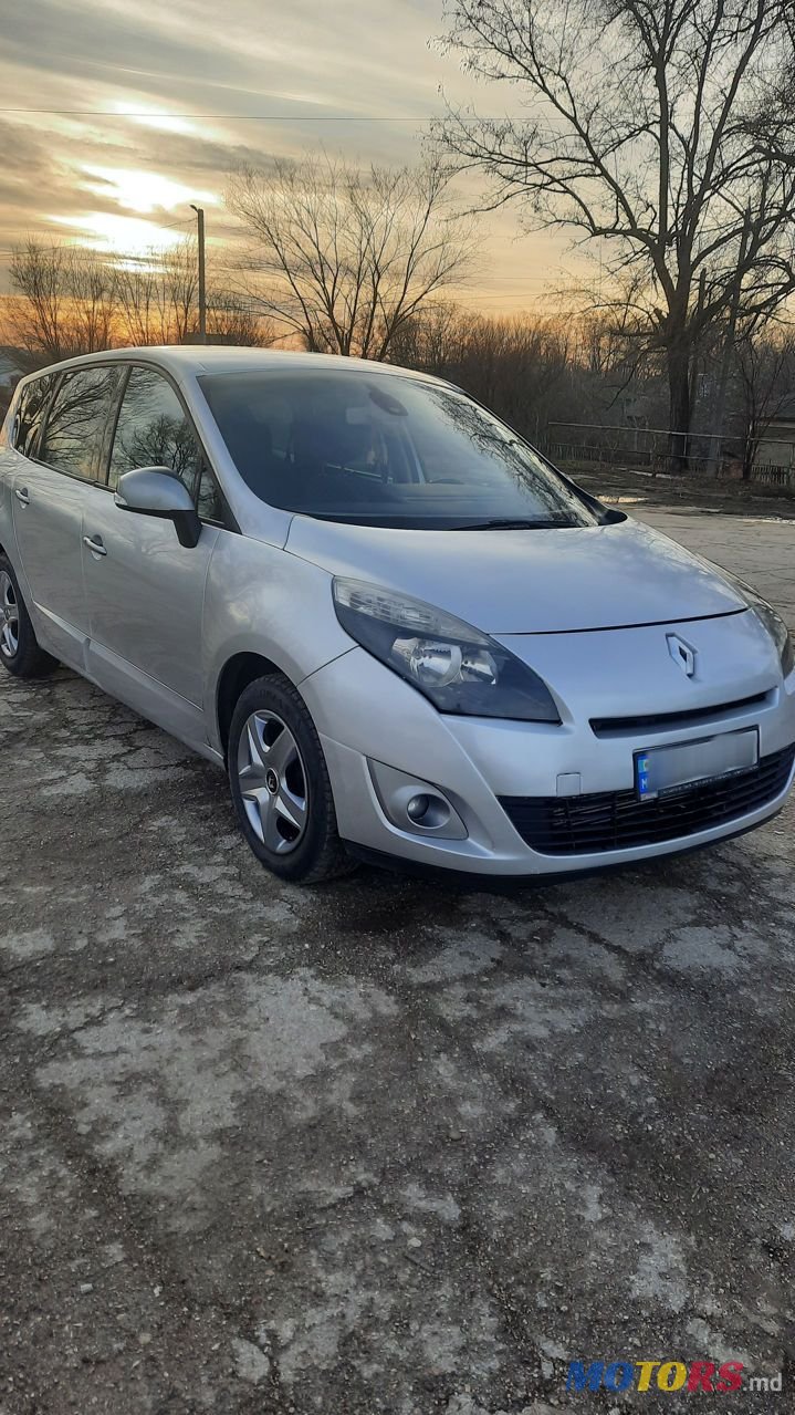 2012' Renault Scenic photo #1