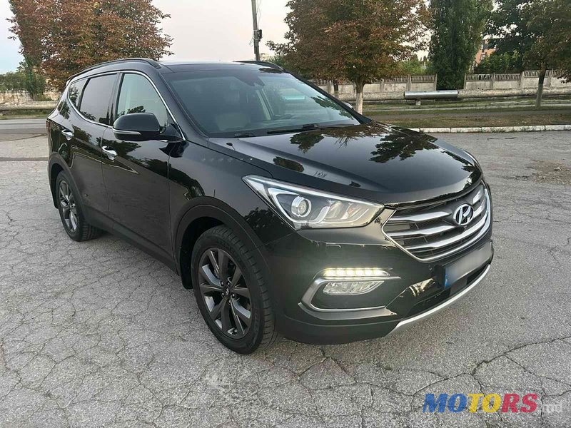 2017' Hyundai Santa Fe photo #5