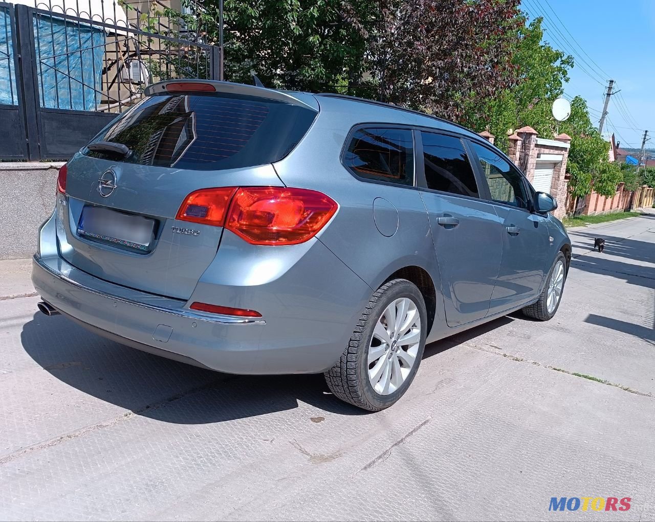 2013' Opel Astra photo #4