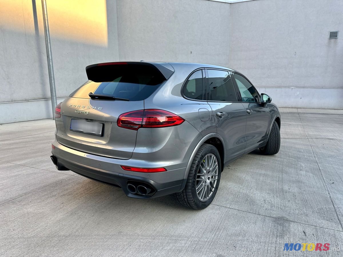 2016' Porsche Cayenne photo #4