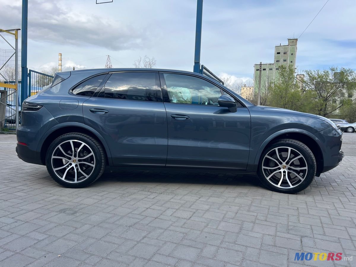 2019' Porsche Cayenne photo #4
