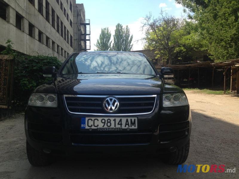 2004' Volkswagen Touareg photo #1