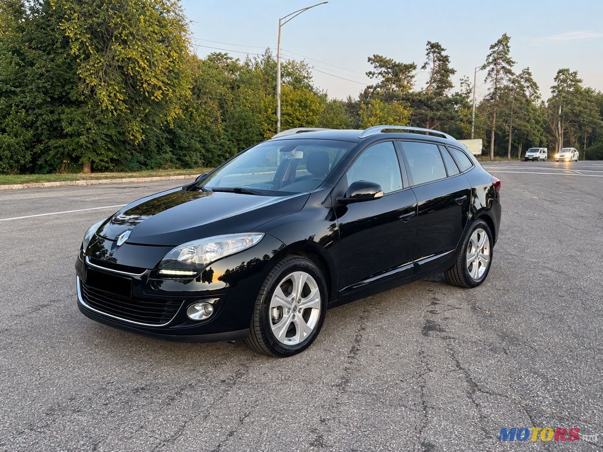 2012' Renault Megane photo #2