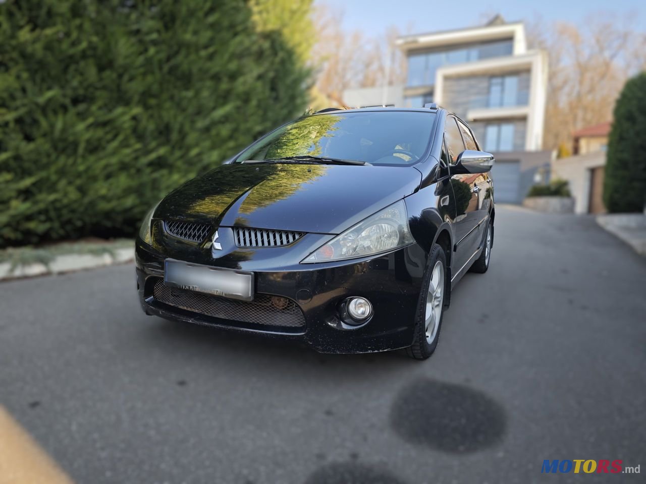 2006' Mitsubishi Grandis photo #1