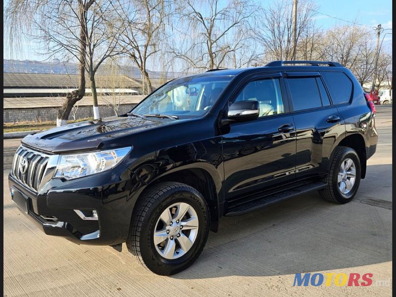 2019' Toyota Land Cruiser Prado photo #1